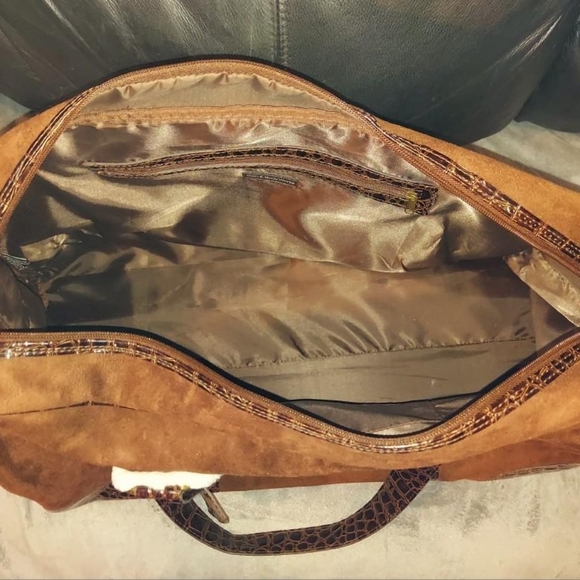 NWOT BATH & BODYWORKS XL BROWN OVERNIGHT BAG - Picture 11 of 16